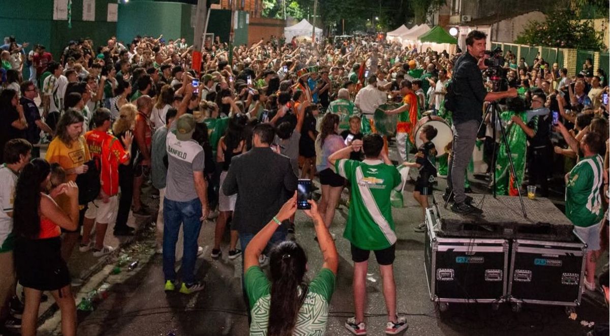 Desde el club invitan a socios, hinchas y familias del barrio a compartir una tarde entre colores verde y blanco. 