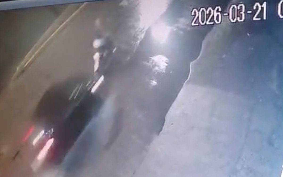 imágenes de una cámara de seguridad de la cuadra. imágenes de una cámara de seguridad de la cuadra.