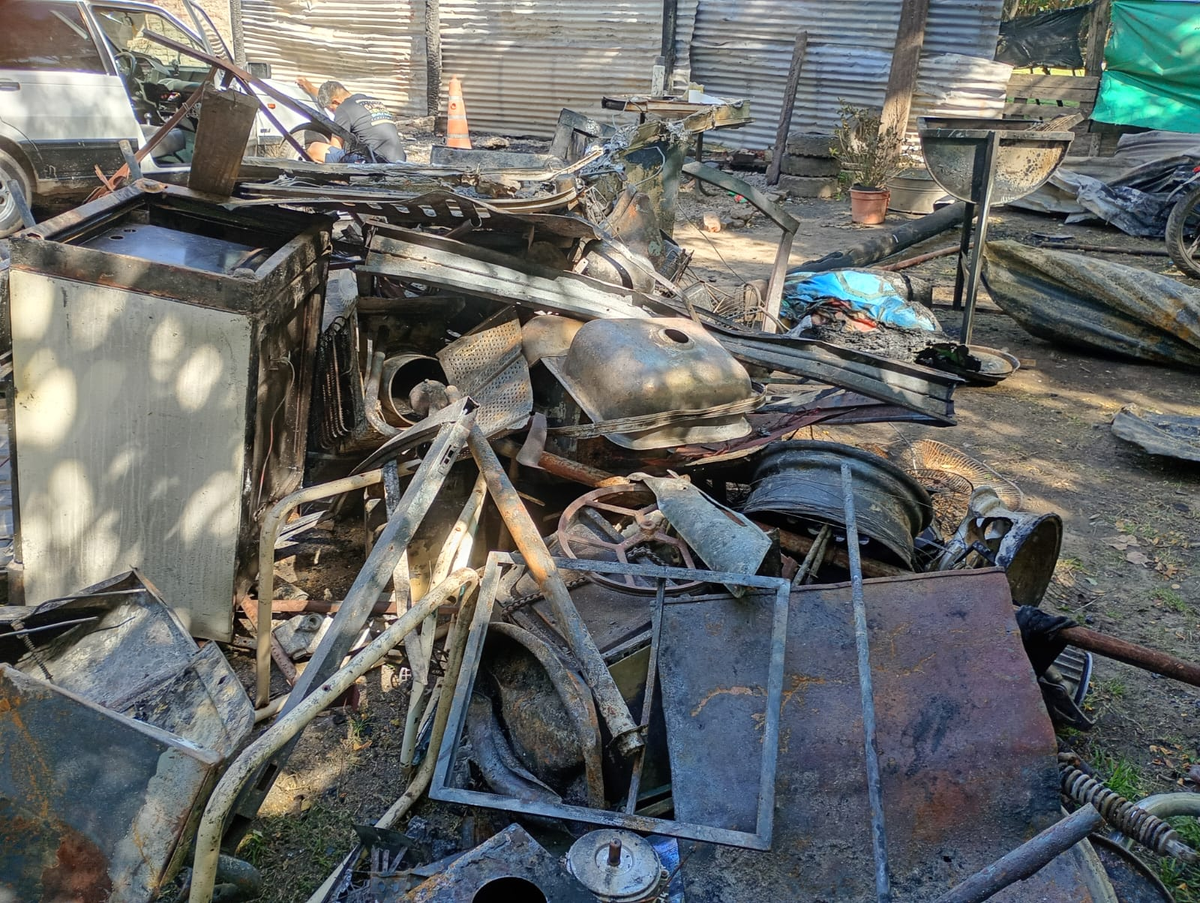 Destrucción total en la casa de Almirante Brown.