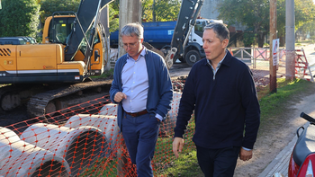 Fernando Gray recorrió la obra de pavimentación en hormigón de alta resistencia y pluvial en Monte Grande Sur