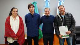 monte grande: el municipio entrego un subsidio a un estudiante para viajar a tanzania con una beca