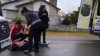Choque en Ezeiza entre un auto y una moto dejó una mujer herida