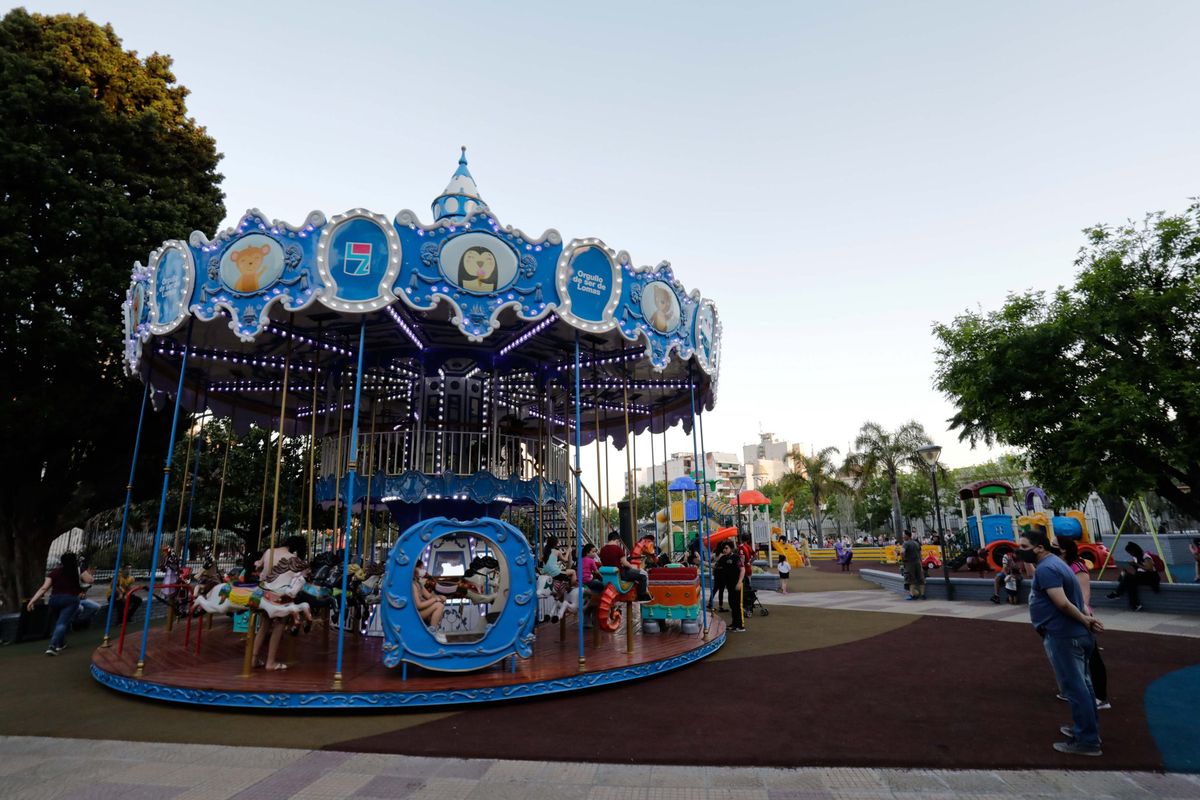 Así es la nueva calesita de Lomas de Zamora.