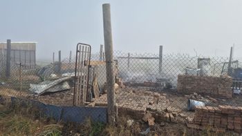 Tremendo incendio en el límite de Guernica y Glew: un hospitalizado y una vivienda destruida