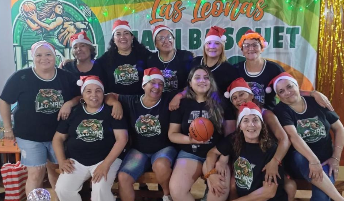 Además de entrenar, una vez al mes realizan una juntada entre todas. 