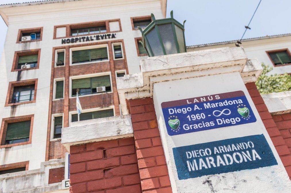 Un tramo de la calle Río de Janeiro, donde se encuentra el Hospital Evita de Lanús, pasó a llamarse Diego Maradona.