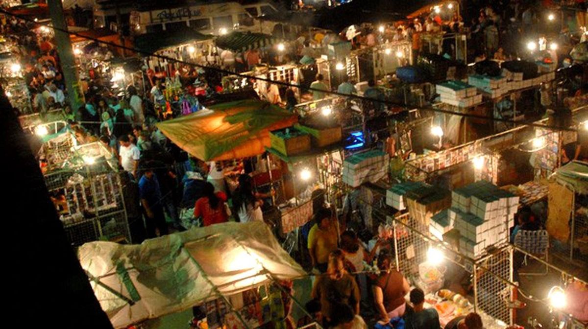  La feria de La Salada de noche.
