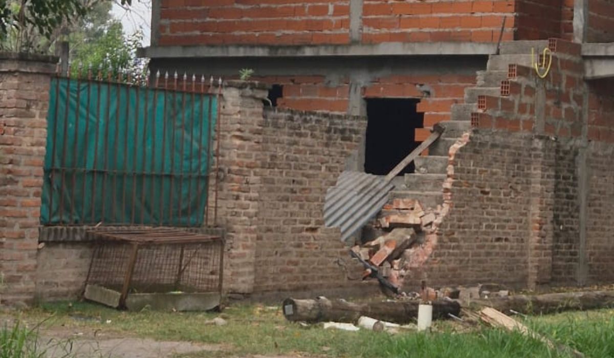 De esta manera quedó el frente de la vivienda de Almirante Brown.
