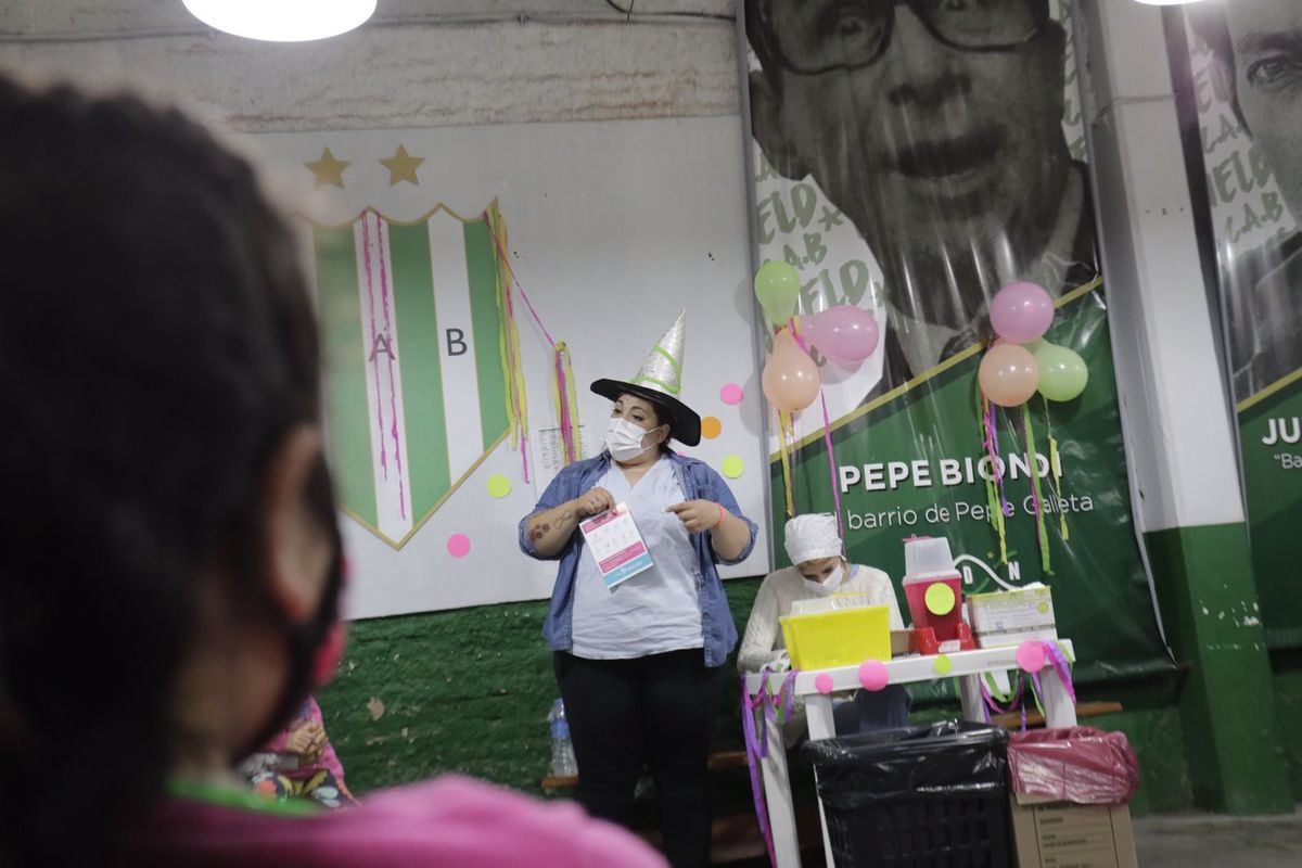 Globos, guirnaldas y sombreros fueron parte de la ambientación infantil.