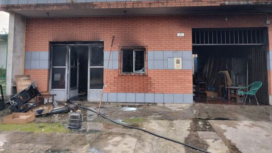 Incendio en Ingeniero Budge: una mujer fue asistida por principio de asfixia