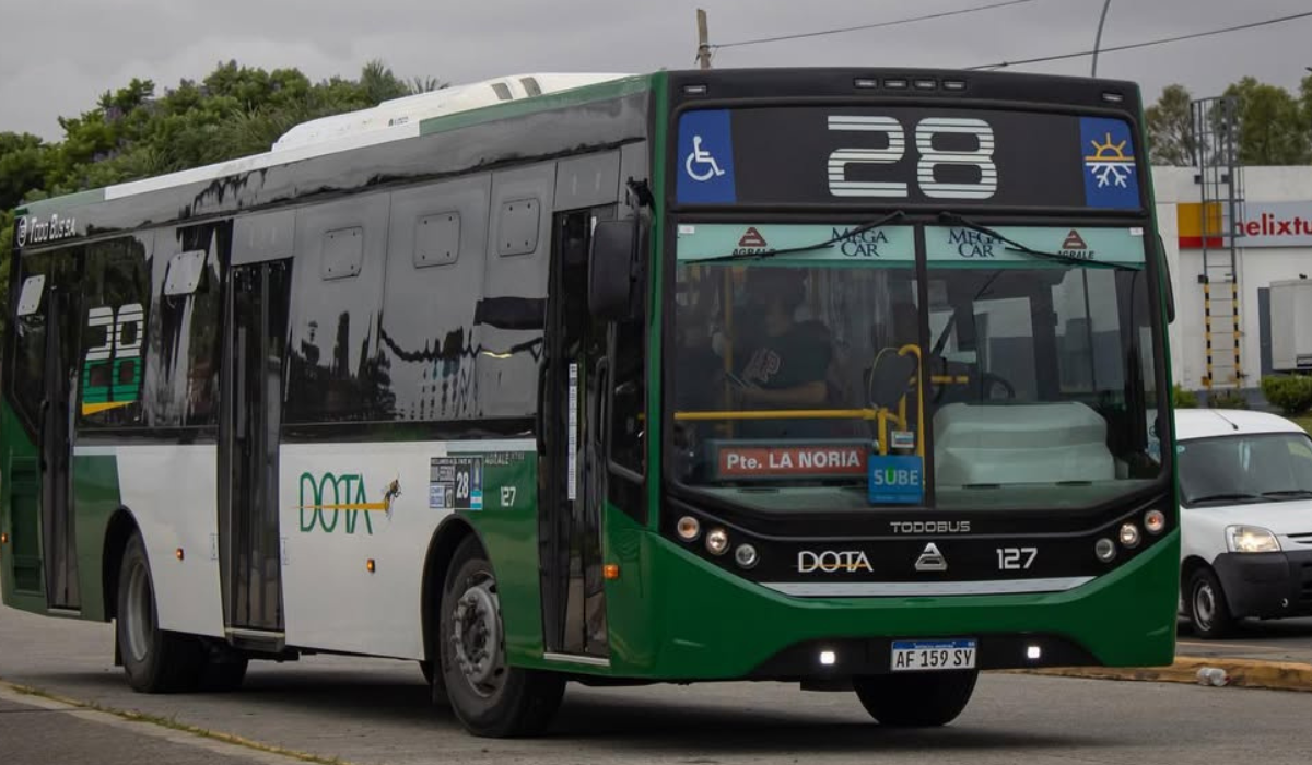 Vecinos de Lomas afectados por el recorte en un recorrido de la línea 28 Vecinos de Lomas afectados por el recorte en un recorrido de la línea 28