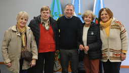 esteban echeverria: fernando gray se reunio con integrantes del centro de jubilados docentes