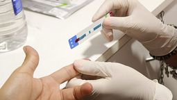 semana de respuesta al vih: realizan testeos gratuitos frente a la estacion de monte grande