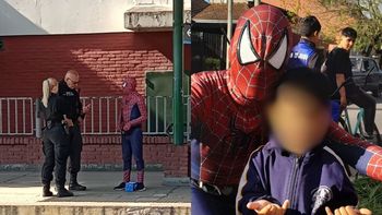 Quién es el Spiderman de Longchamps que fue demorado por los policías en la estación