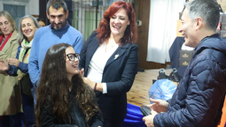esteban echeverria: el municipio entrego anteojos gratuitos recetados a estudiantes de primaria y secundaria