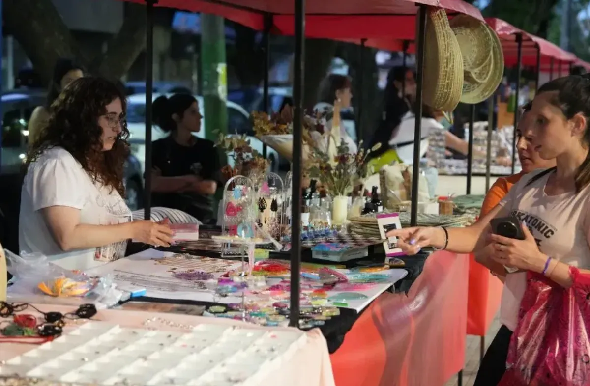La jornada “Mujeres en comunidad” se realizará este sábado en la Plaza San Martín de Turdera, con actividades culturales, música en vivo y feria de emprendedores.