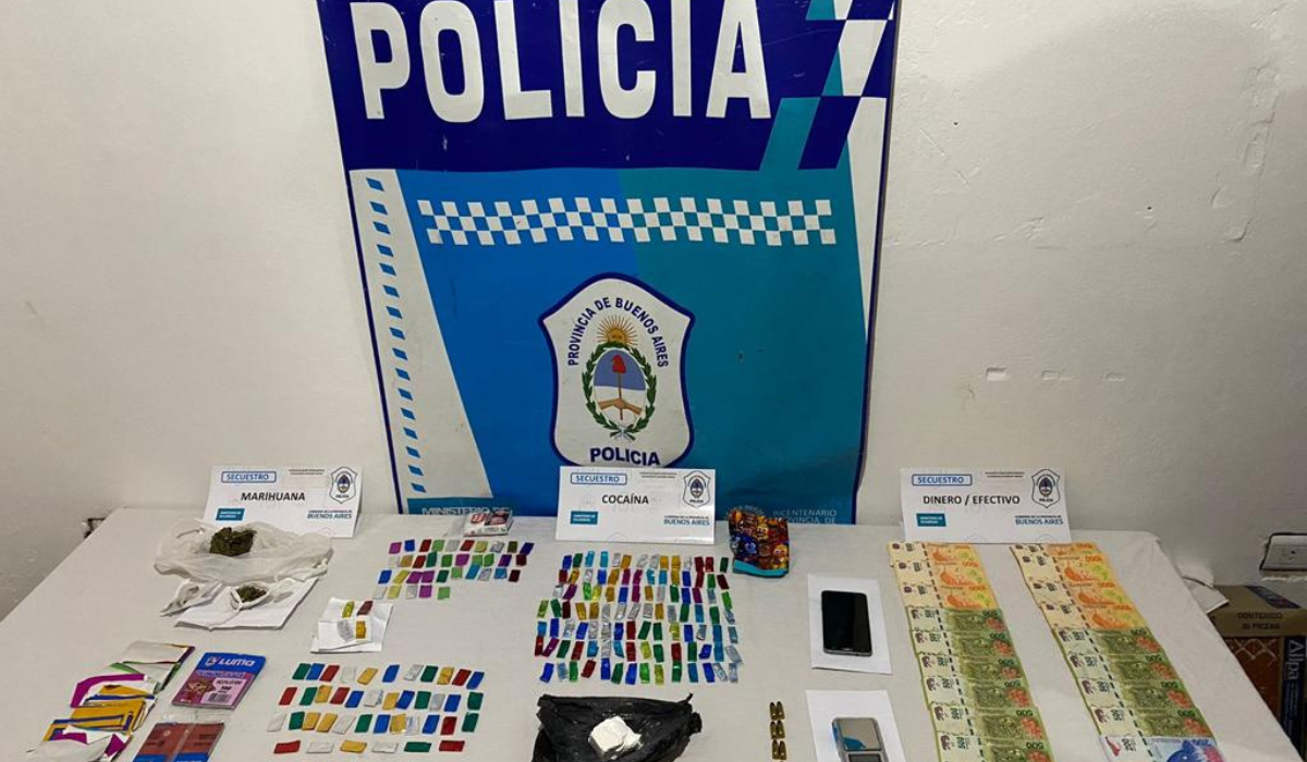 El operativo fue exitoso y se incautaron drogas, dinero y otros objetos.