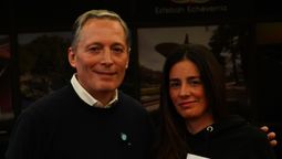 esteban echeverria: fernando gray entrego actas de bien de familia a vecinos del distrito