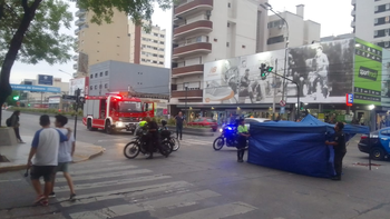 Tragedia en Lomas de Zamora: Un motociclista murió luego de un choque con un camión