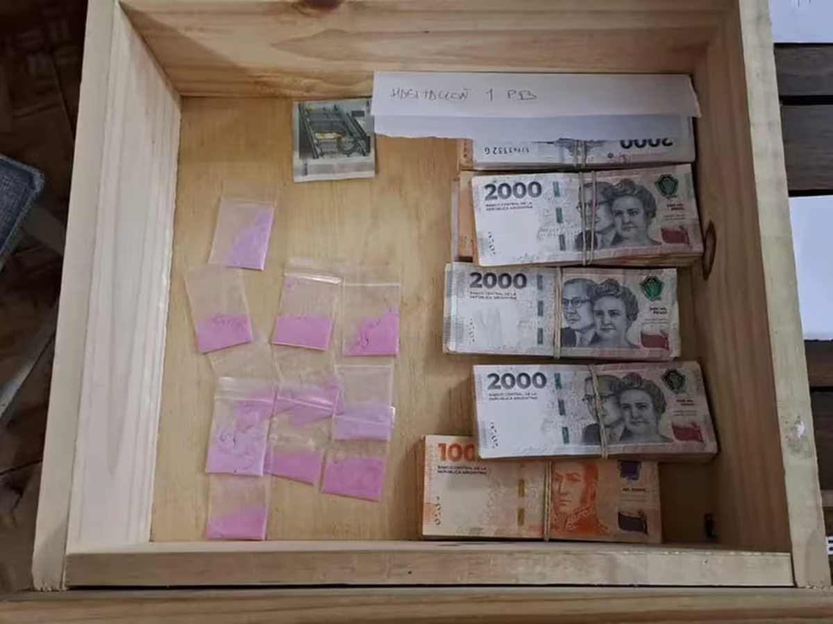 Hallazgos de algunos de los allanamientos que se realizaron en Ezeiza y Echeverría.