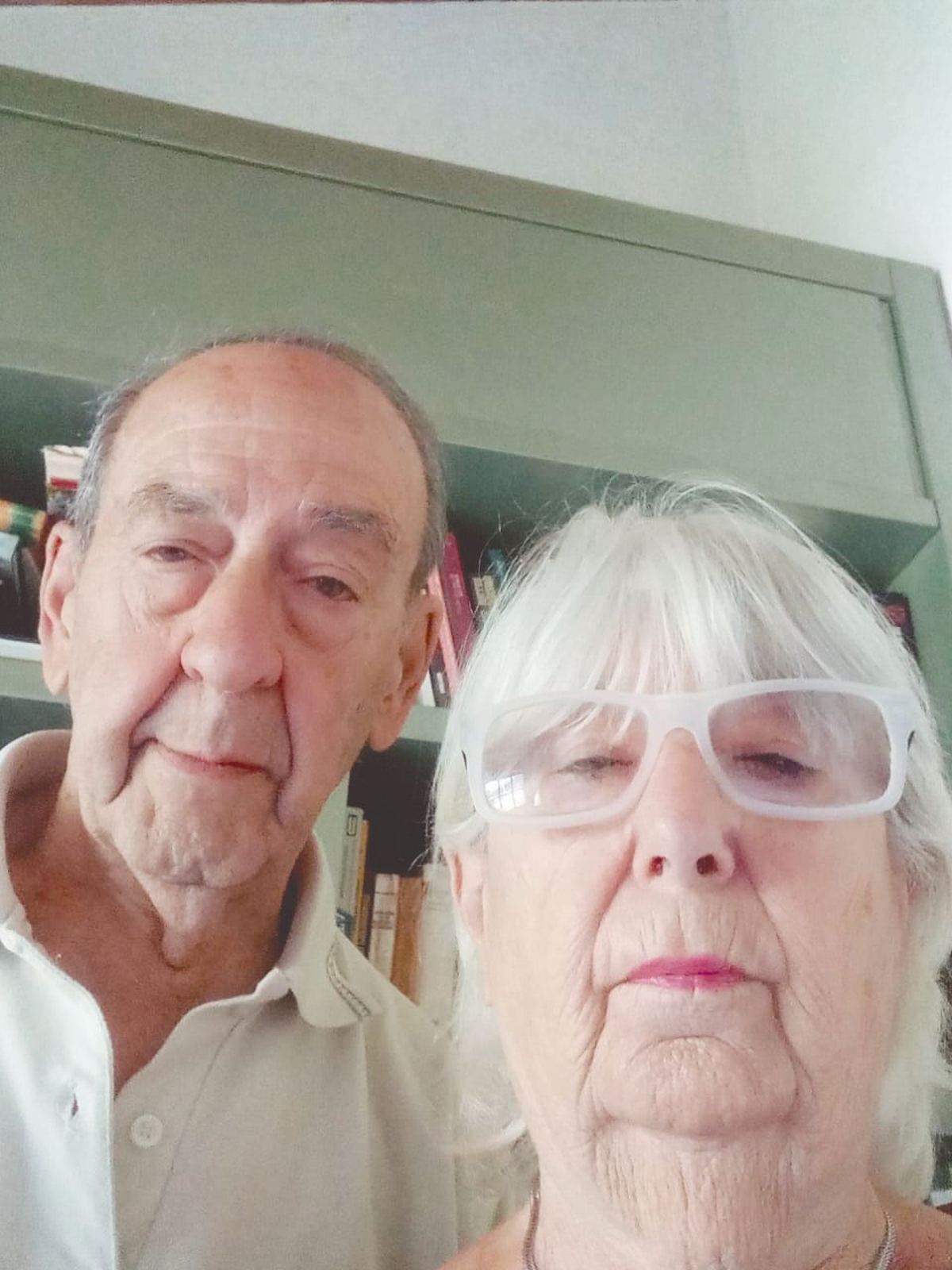 Abraham junto a su esposa, con quien tuvo una librería en el barrio porteño de Belgrano.