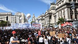 el gobierno limita el derecho a huelga con un decreto: polemica por la medida