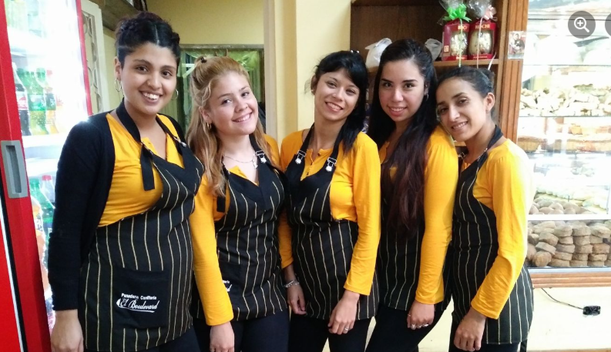 Trabajadoras de la panadería en el año 2018. Foto: Facebook Panadería y Confitería El Boulevard.