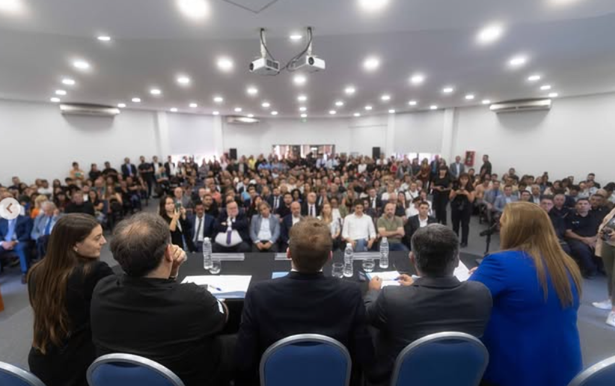 Otermín participó del primer foro abierto del Consejo de Seguridad de Lomas, realizado en la Facultad de Derecho de la UNLZ.