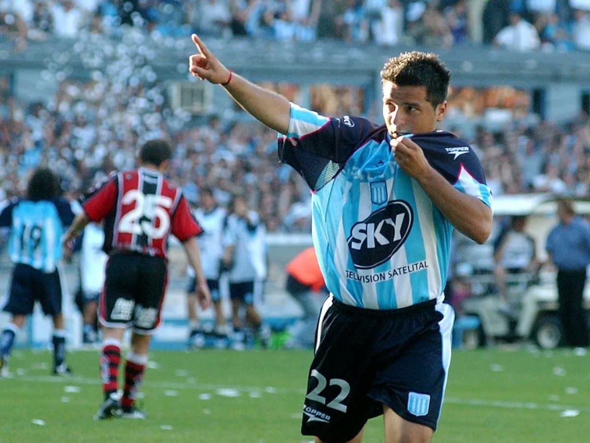 Maximiliano 'Chanchi' Estévez, presente en el homenaje a los campeones del Torneo Apertura 2001.