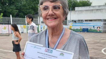 A los 79 años terminó la secundaria en Monte Grande y ahora sueña con seguir estudiando