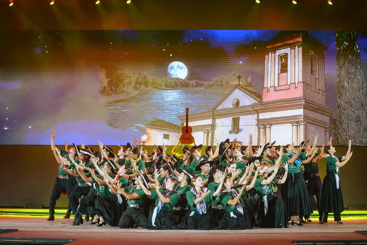 Juárez, de 22 años y oriundo de Monte Grande, volvió a estar entre los seleccionados en el prestigioso ballet que abre cada una de las “Nueve Lunas”.