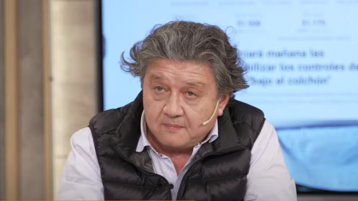 Carlos Kikuchi, senador del bloque Unión, Renovación y Fe. Carlos Kikuchi, senador del bloque Unión, Renovación y Fe. 