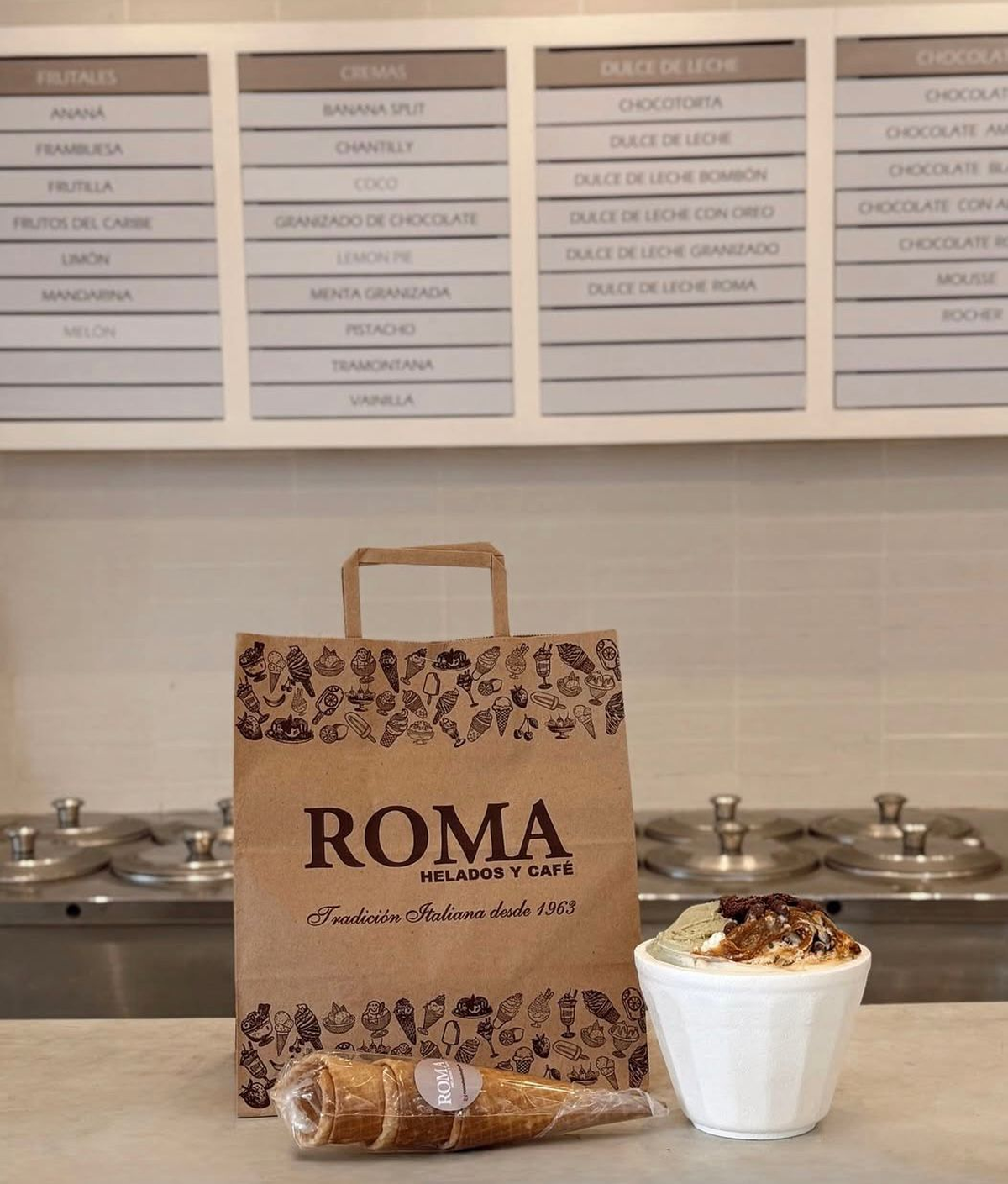 El local está ubicado en Champagnat 4351 (Complejo Sotavento), uno de los polos gastronómicos en crecimiento de la zona.