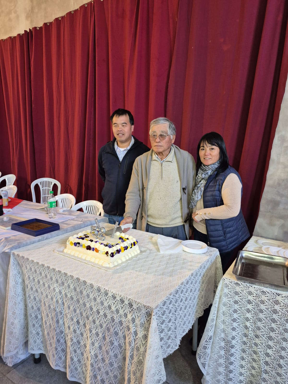 Alberto Simabuko durante los festejos del aniversario de la Asociación de Colonos. Alberto Simabuko durante los festejos del aniversario de la Asociación de Colonos.