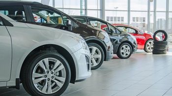 Salieron las primeras listas de precios de autos 2025: qué autos bajaron de precio y cuáles aumentaron