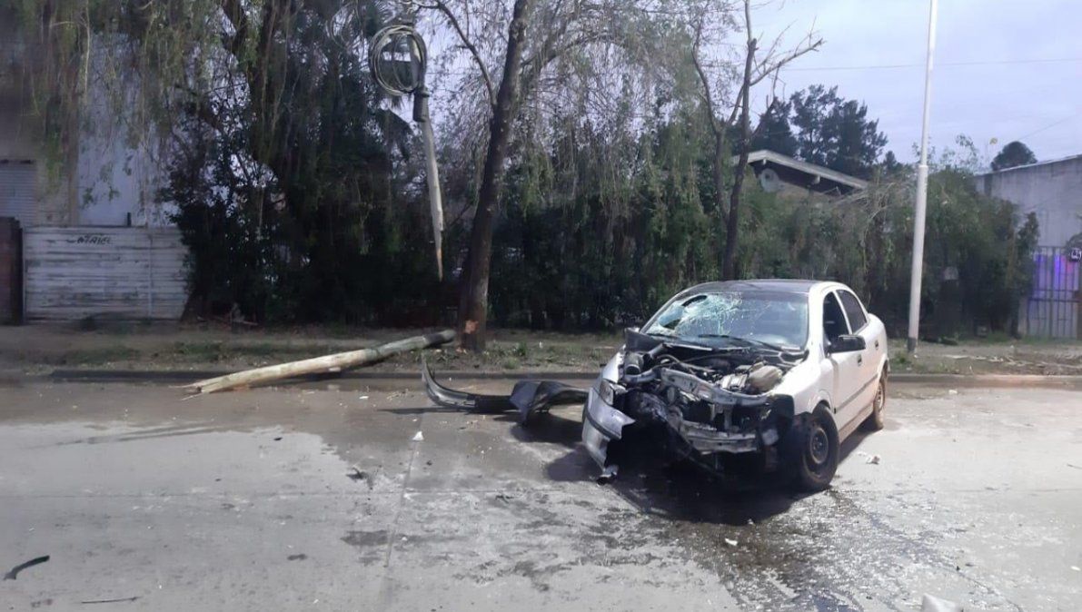 Grave accidente en Monte Grande: dos personas terminaron heridas