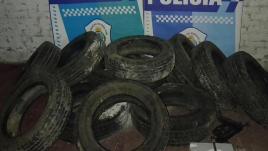 Detuvieron en Ezeiza a un joven acusado de robar neumáticos en estacionamientos