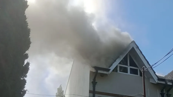 Incendio y derrumbe en una vivienda de Temperley.