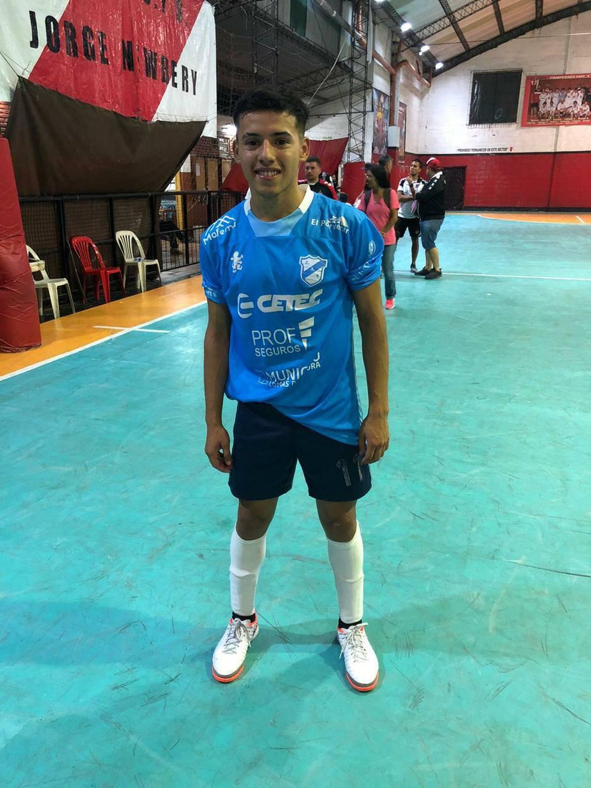 Además jugó en el futsal de Temperley, Boca, Racing y CiDeCo.