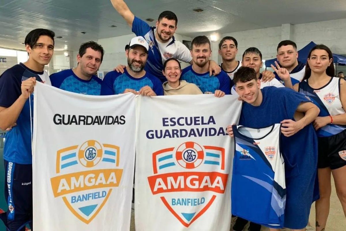 Javier Soto, vecino de Banfield, clasificó por primera vez al Mundial de Salvamento Deportivo que se disputará en noviembre en Sudáfrica. Javier Soto, vecino de Banfield, clasificó por primera vez al Mundial de Salvamento Deportivo que se disputará en noviembre en Sudáfrica.