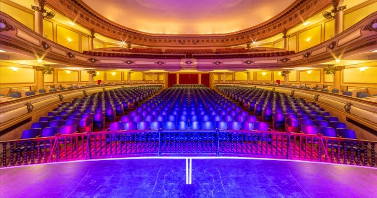 Teatro Coliseo de Lomas de Zamora, el lugar donde cantó cumbia el Kun Agüero.
