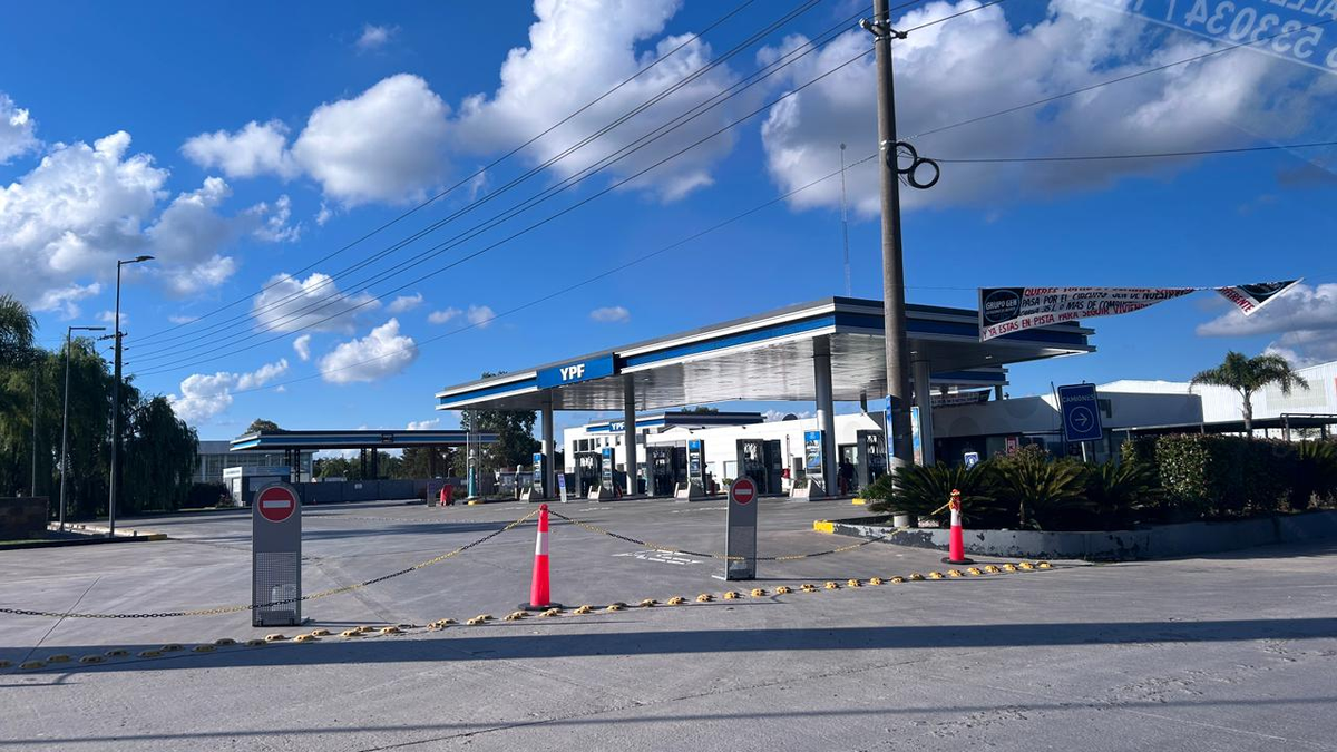 YPF Canning clausurada.