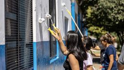 almirante brown: realizaron una jornada solidaria de pintura y mantenimiento en escuelas de nueve localidades