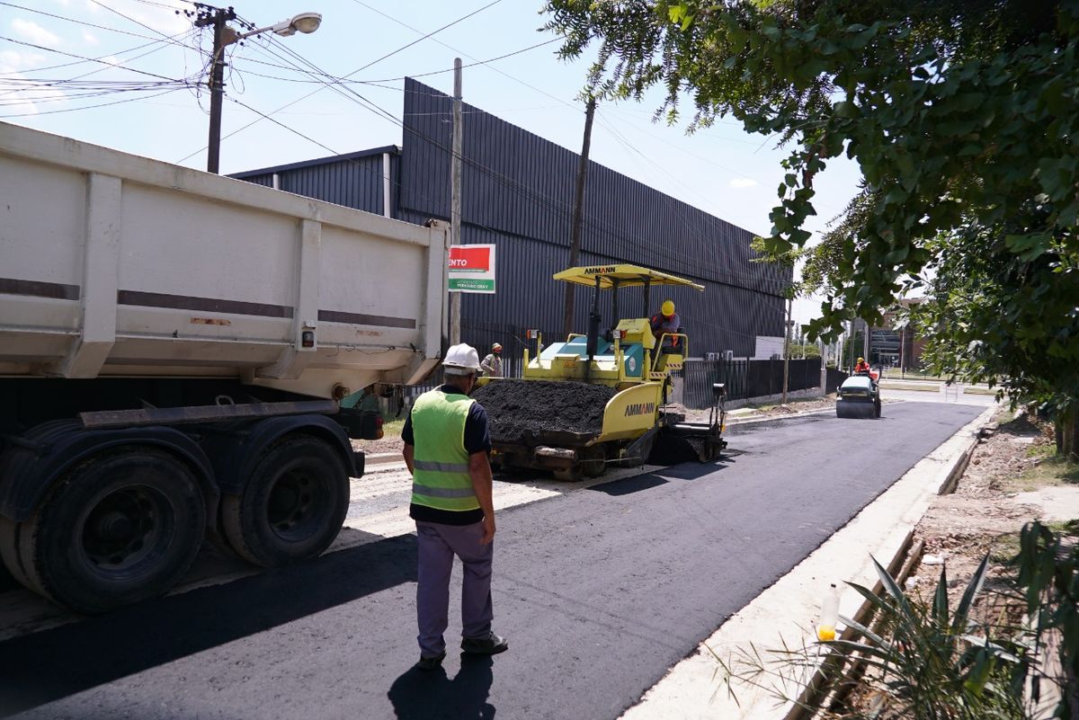Esteban Echeverría: continúan los trabajos de asfalto en El Jagüel