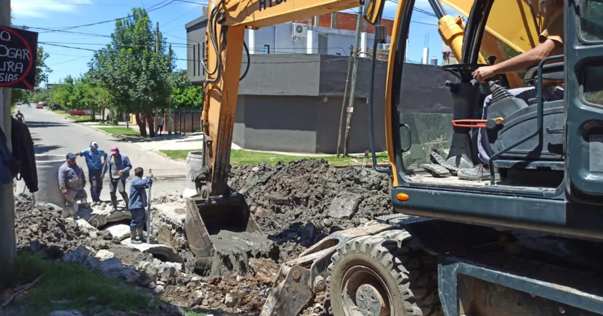 Las cuadrillas trabajan en el barrio Tongui de Lomas de Zamora.