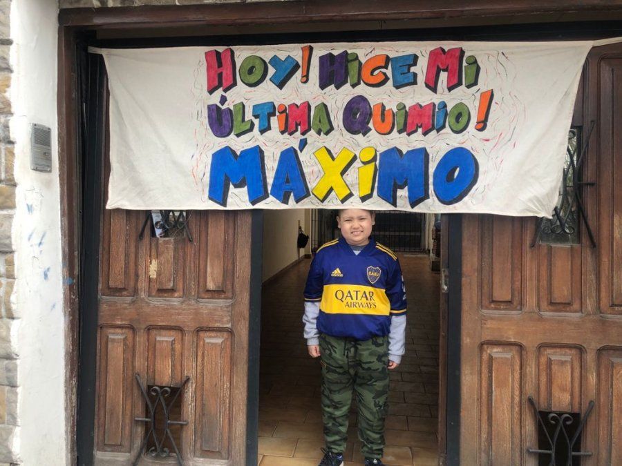 Alegría incontenible. Max celebró su último día de quimioterapia tras vencer al cáncer. 