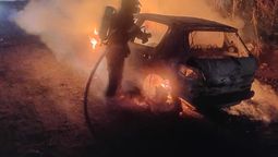 un auto se incendio en una zona frecuentemente transitada de burzaco