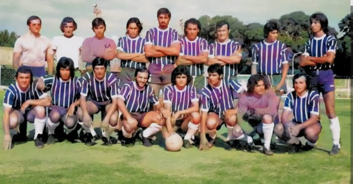 El plantel de Tristán Suarez campeón.