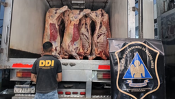 robaron un camion cargado con medias reses en lomas y fueron detenidos