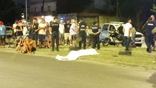 La despedida del adolescente asesinado en Lanús por un policía: Todo vuelve, manga de antichorros
